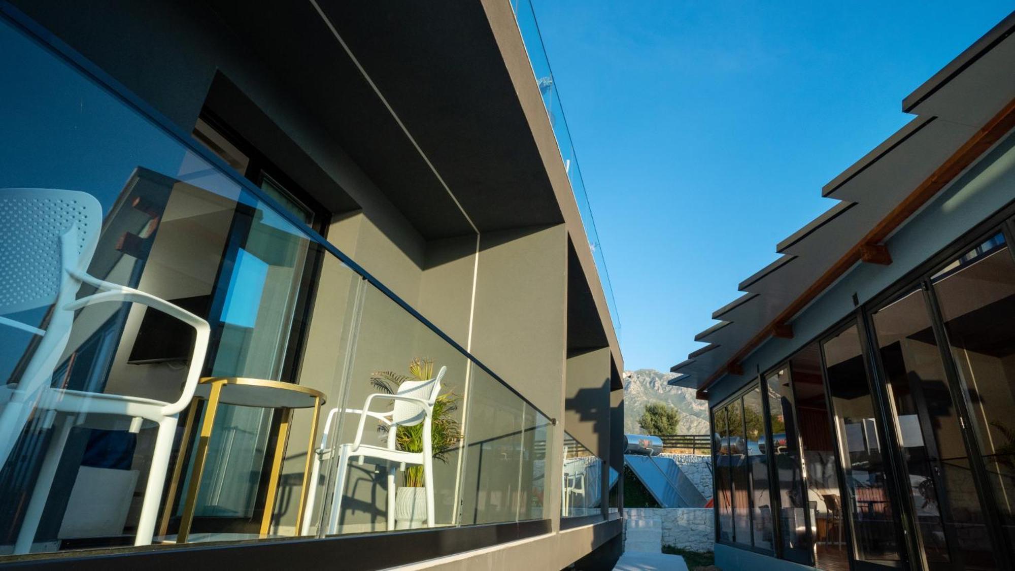 Radhimë Sea Queen Luxury Hotel מראה חיצוני תמונה