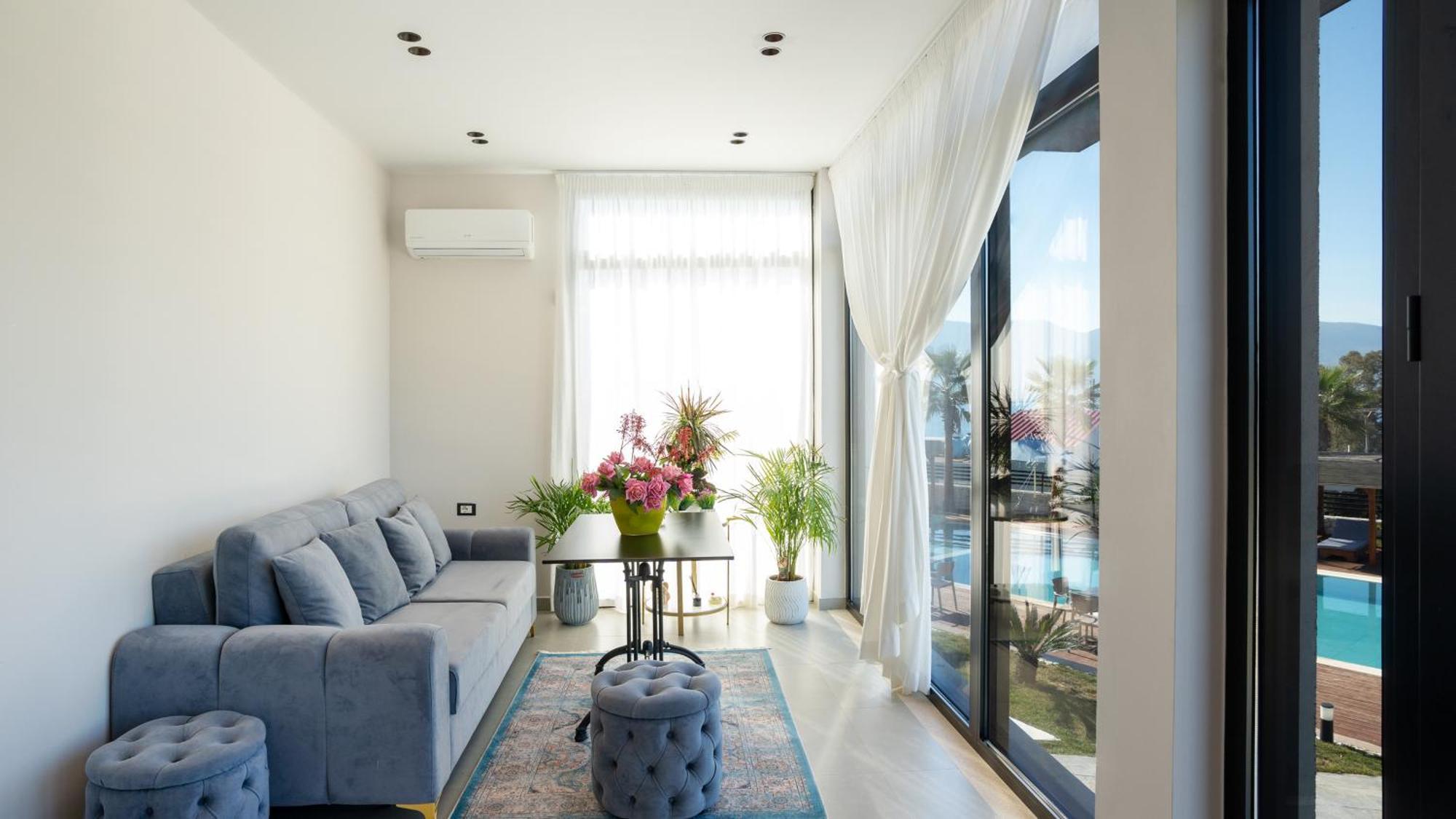 Radhimë Sea Queen Luxury Hotel מראה חיצוני תמונה