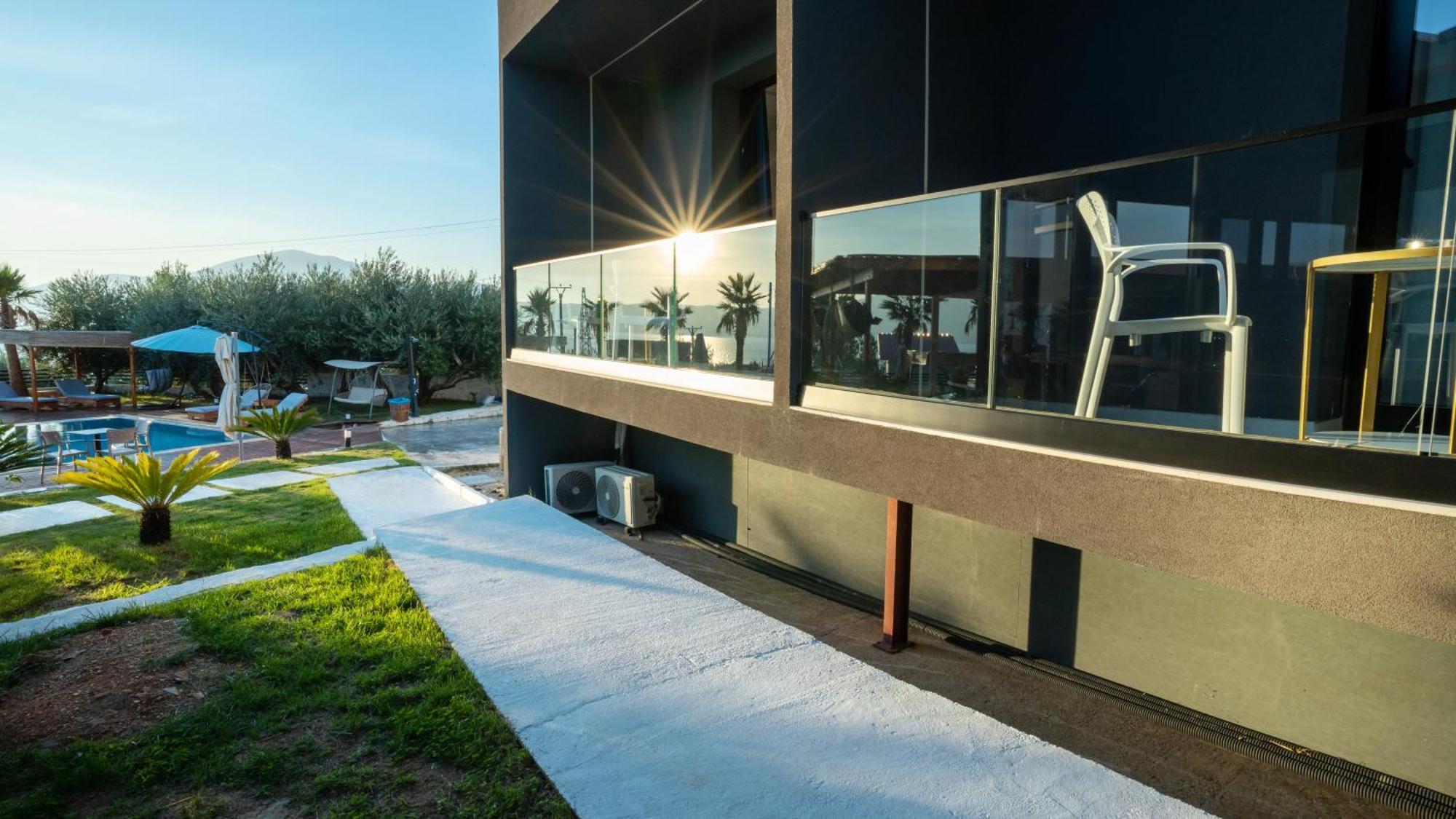Radhimë Sea Queen Luxury Hotel מראה חיצוני תמונה
