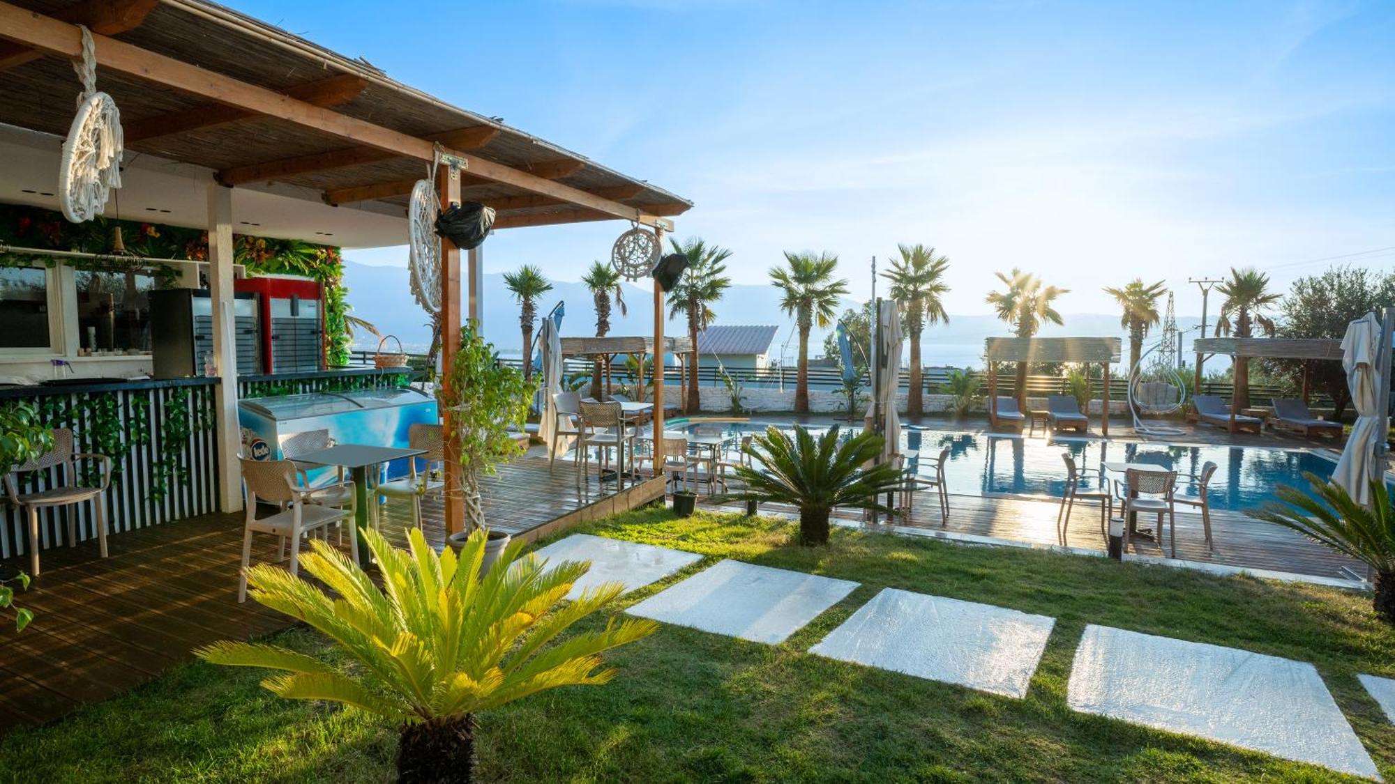 Radhimë Sea Queen Luxury Hotel מראה חיצוני תמונה