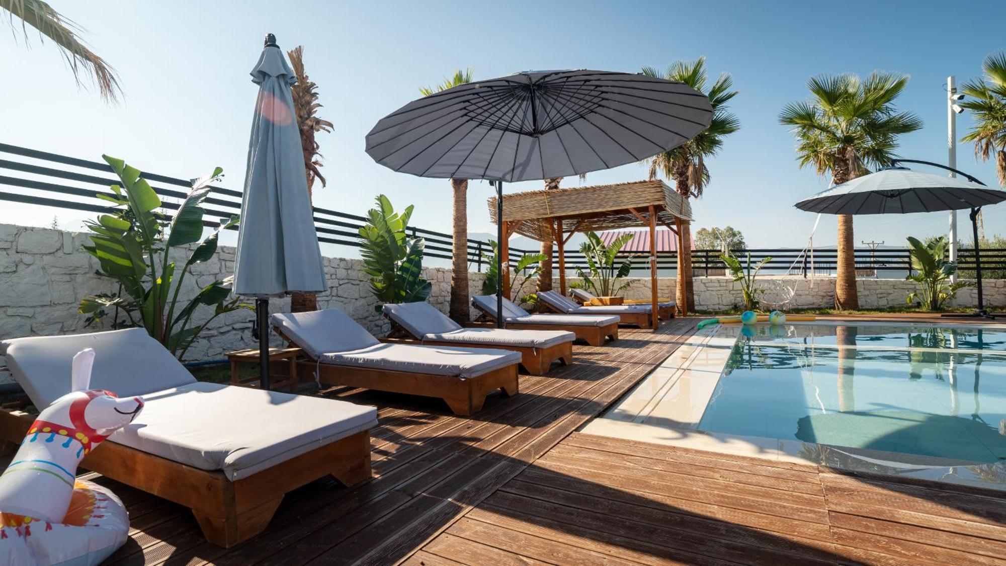Radhimë Sea Queen Luxury Hotel מראה חיצוני תמונה