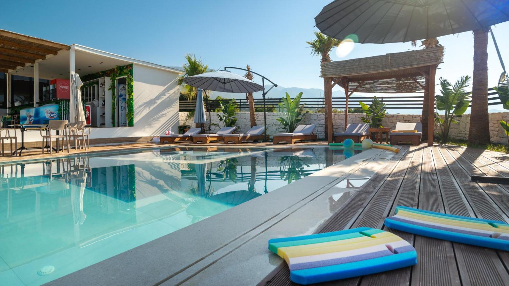 Radhimë Sea Queen Luxury Hotel מראה חיצוני תמונה